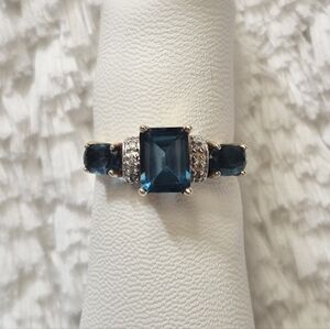 Elegant Blue Gemstone Ring